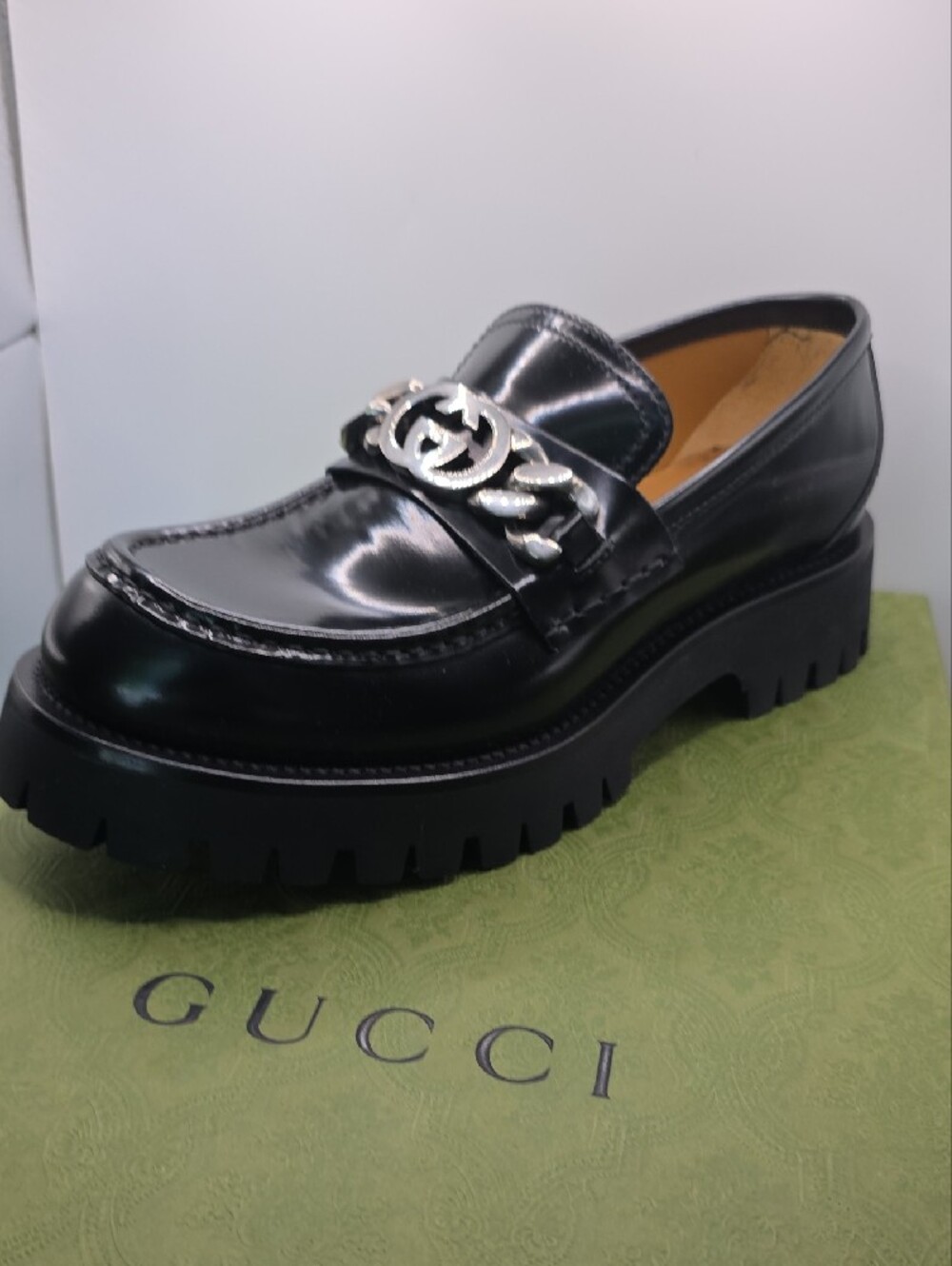 Gucci Black Patent Leather Platform Chain Loafers - Picture 5 of 12